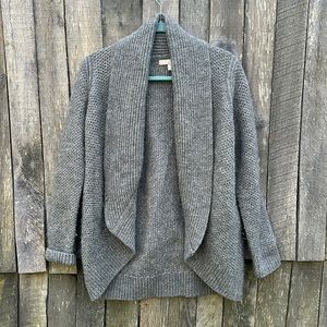 Banana Republic Italian Yarn Cardigan size Medium